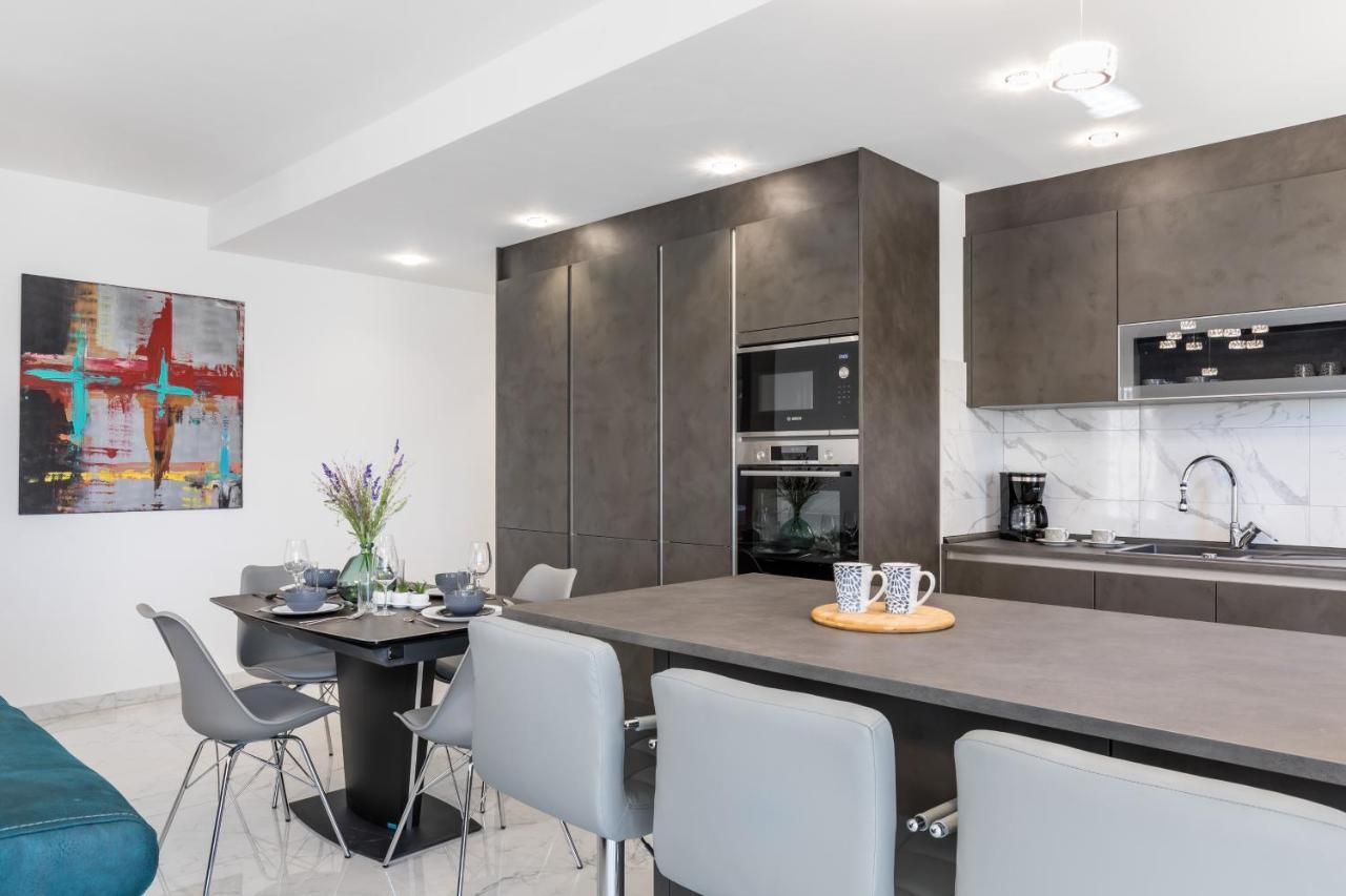 Elysian Zen Luxury Apartment - Two Bedroom Apartment With Terrace And Sea View Split Eksteriør bilde