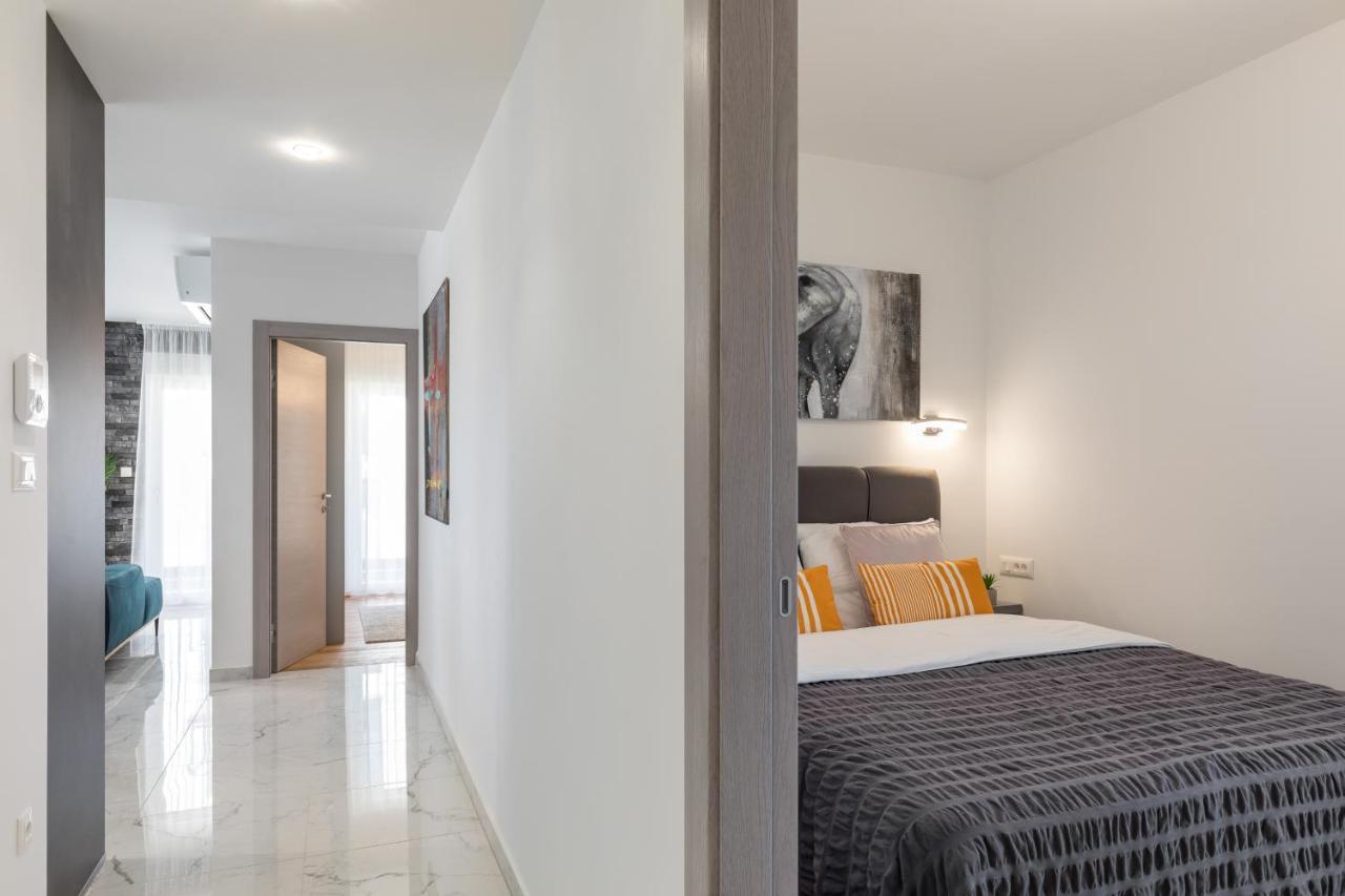 Elysian Zen Luxury Apartment - Two Bedroom Apartment With Terrace And Sea View Split Eksteriør bilde